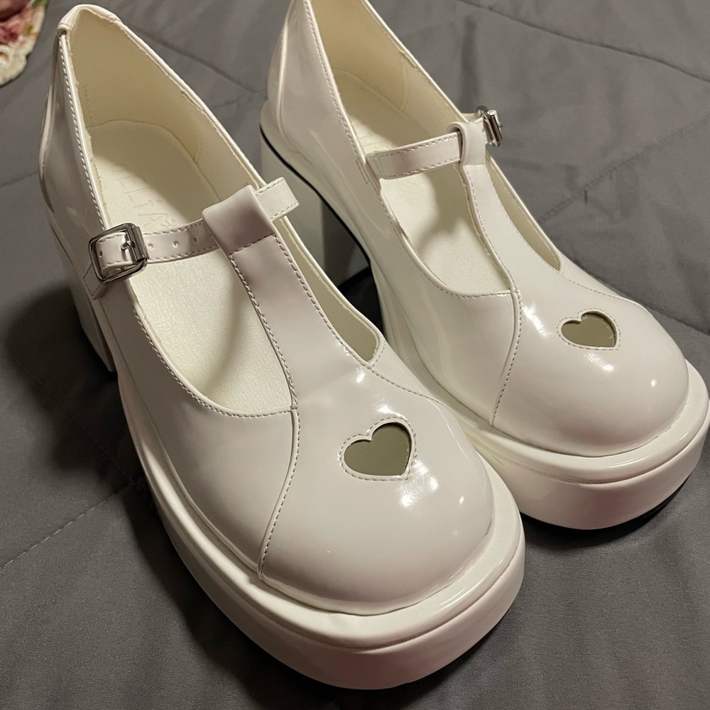 White Heart Cutout Platform Mary Jane Shoes Delia’s Shoes